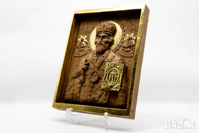 Позлатена релефна икона на Свети Николай Чудотворец от дъб, снимка 3 - Икони - 53223976