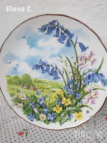 Три красиви декоративни чинии Royal Albert - As the seasons unfold, снимка 7 - Декорация за дома - 52917431