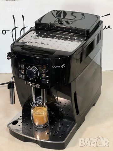 Кафемашина кафе автомат Saeco intuita с гаранция, снимка 1