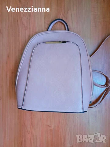 Раница в цвят Пудра НОВА