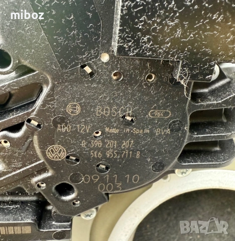 Моторче задна чистачка VW Golf 6, снимка 2 - Части - 53892169