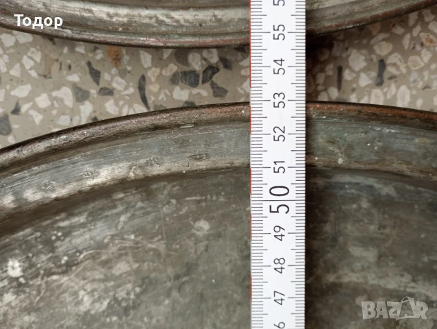 Продавам стари медни тави с диаметри 53 и 51см по 85лв за брой, снимка 3 - Антикварни и старинни предмети - 50474058