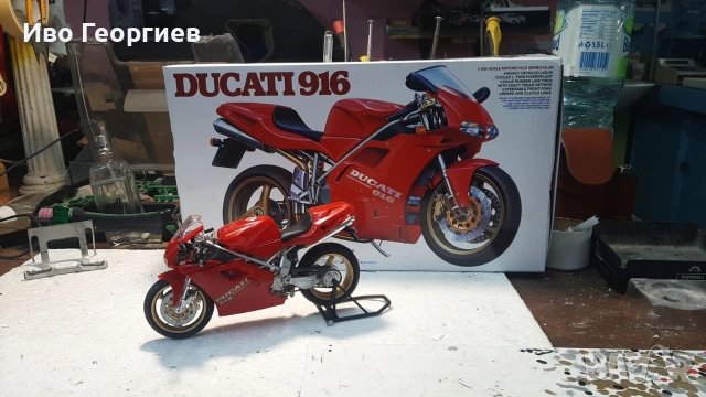 продавам макет на мотор DUKATI 1:12