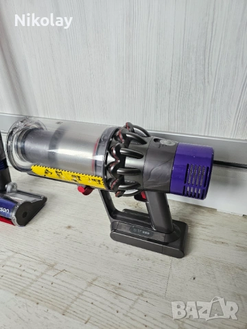 Прахосмукачка DYSON V10, снимка 2 - Прахосмукачки - 54058618