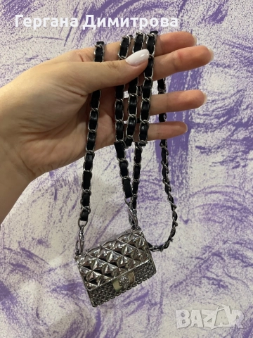 Мини чанта с метален декор  