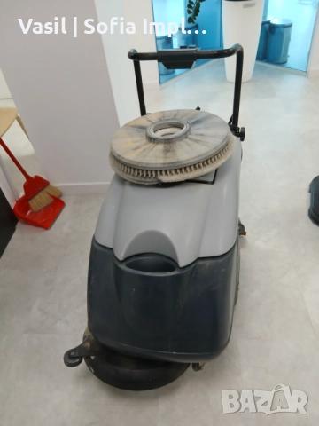 Машина за почистване на под на батерии – Nilfisk ВА 410, снимка 2 - Други машини и части - 52637138