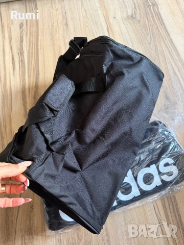 Чисто нов малък оригинален Сак Adidas Essentials Linear Duffel S !, снимка 6 - Сакове - 51253684