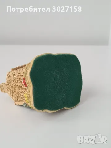 Колекционерска фигурка Lilliput Lane Pineapple Spa, снимка 5 - Антикварни и старинни предмети - 49712908