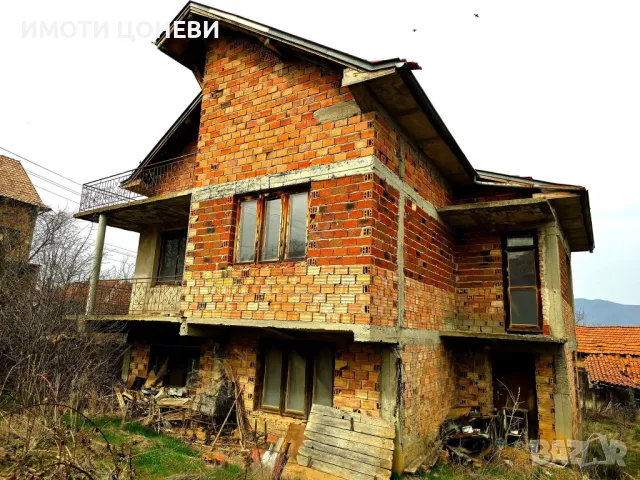Продава се къща