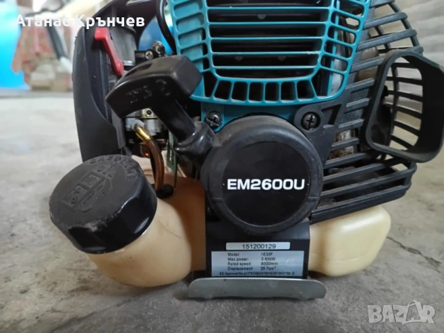 бензинова коса макита, снимка 3 - Градинска техника - 53875752