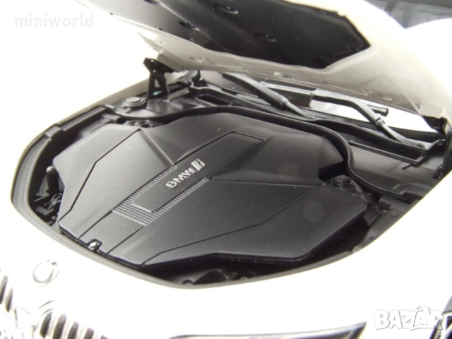 BMW i7 2022 - мащаб 1:18 на Minichamps моделът е нов в кутия, снимка 15 - Колекции - 53561496