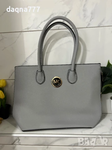 Michael Kors голяма чанта Германия, снимка 3 - Чанти - 51071830
