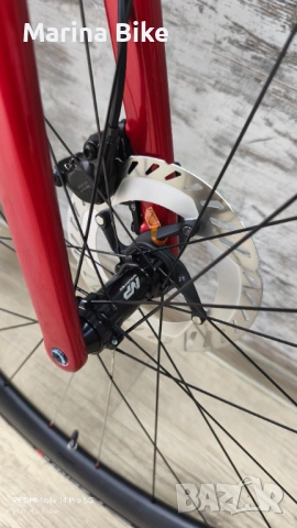 НОВ карбонов шосеен велосипед Ridley Fenix SLiC Disc Shimano 105 Di2 Novatec Tubeless | M, снимка 11 - Велосипеди - 53945400