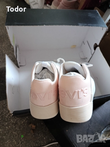 Дамски маратонки levi's premium, снимка 4 - Маратонки - 52858183