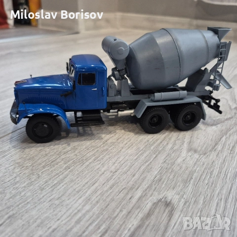Kraz/Краз 256 бетоновоз 1:43 мащаб, снимка 3 - Колекции - 54089308