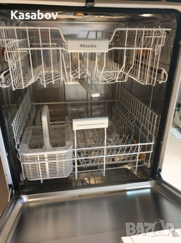 UK - Miele Съдомиялна - 14 Комплекта - Свободностояща - 60см, снимка 7 - Съдомиялни - 53791178