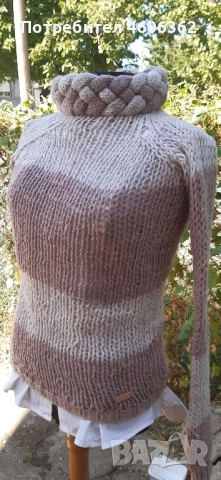 ръчно изплетен пуловер 