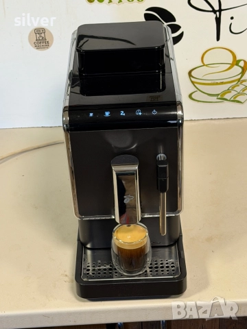 Кафемашина кафе автомат TCHİBO с гаранция, снимка 2 - Кафемашини - 52941925