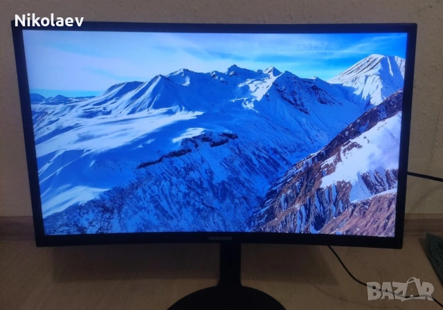 Curved Samsung C24FG73FQU 24 inch  Full HD QLED със забележка, снимка 2 - Монитори - 53470673