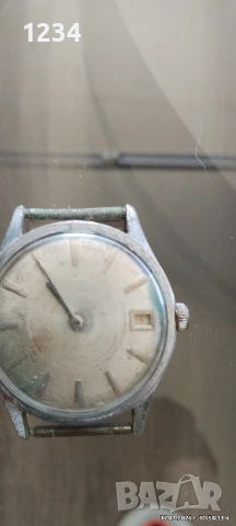 Този артикул е ретро швейцарски часовник Rado с 21 камъка 