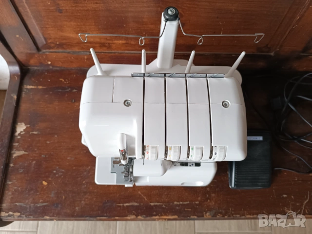 Оверлог AEG, снимка 3 - Шевни машини - 53519864