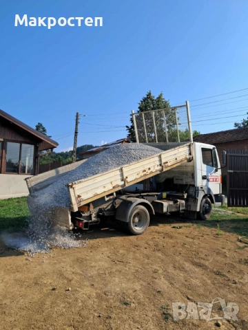 Самосвал за инетрни материали