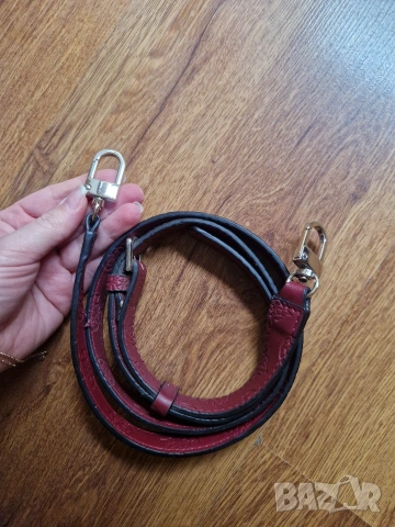 Оригинална чисто нова чанта на Guess, купувана от Англия, снимка 4 - Чанти - 53660761