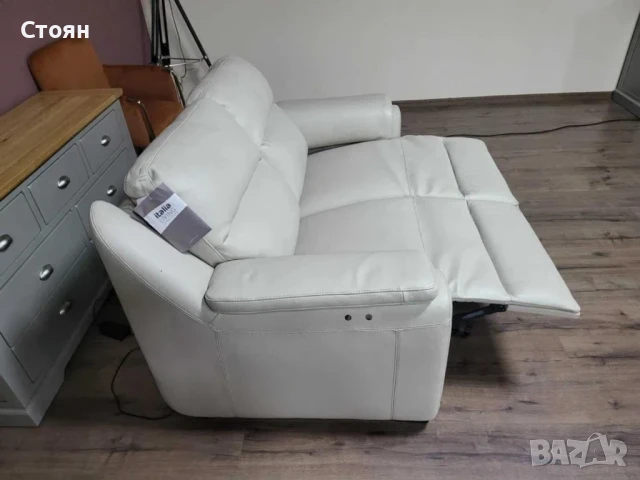 Италианкси кремав кожен диван двойка с електрически релакс механизъм, снимка 7 - Дивани и мека мебел - 50841489