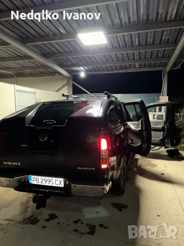 Nissan Navara 2.5 dCi 4x4 – Пълен пакет, хардтоп, снимка 11 - Автомобили и джипове - 53930046