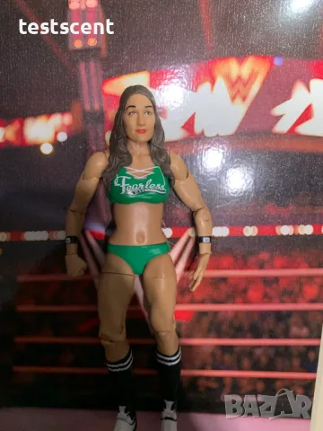 Екшън фигура WWE Nikki Bella Ники Бела mattel elite action figure играчка bella twins, снимка 5 - Фигурки - 49145365