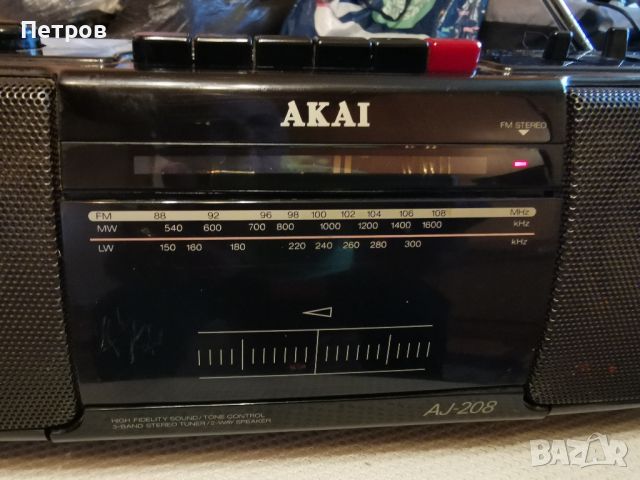 Радиокасетофон AKAI AJ-208 3 Band Stereo Radio, снимка 4 - Радиокасетофони, транзистори - 46406228