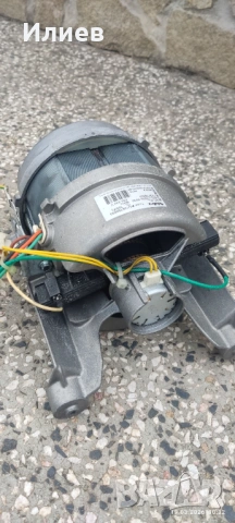 Двигател за пералня Electrolux Nidec 365W, снимка 3 - Перални - 53904990