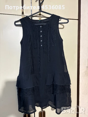 Benetton/Бенетон-Детска черна рокля с вулани, снимка 3 - Детски рокли и поли - 51172580