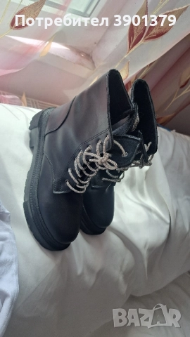 Продавам Обувки , снимка 4 - Дамски ежедневни обувки - 52405768
