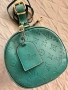 Малка кръгла чанта в тъмно синьо-зелен цвят с интересен дизайн, снимка 1