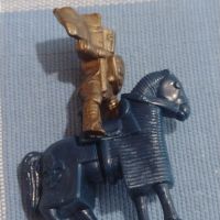 Метална фигура играчка KINDER SURPRISE Рицар на кон рядка за КОЛЕКЦИОНЕРИ 22976, снимка 1 - Колекции - 45464992