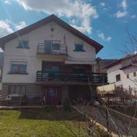 Масивна къща Ботевград , снимка 1 - Къщи - 45741083