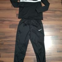 Юношески екип Nike, снимка 1 - Спортни дрехи, екипи - 45467214