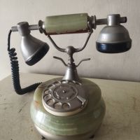 Ретро настолен телефон за декорация, снимка 1 - Други ценни предмети - 45779254
