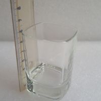 Малка квадратна стъклена чашчица, снимка 1 - Чаши - 45083738