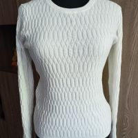 Бяла блуза , снимка 2 - Блузи с дълъг ръкав и пуловери - 45253704