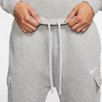 ПРОДАДЕНО: Nike Sportswear Tapered Leg Карго панталон 'Club' в сиво, снимка 4 - Спортни дрехи, екипи - 45511587
