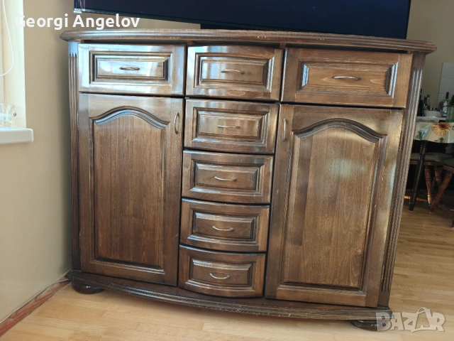 Скрин с извит фронт / Комод (Масивни елементи)