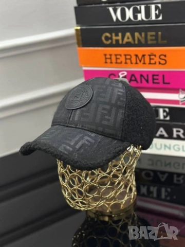 пухени шапки с козирка gucci fendi, снимка 4 - Шапки - 52112603