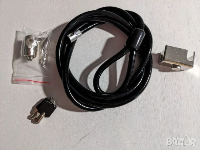 Универсален заключващ механизъм против кражба на компютър, монитор