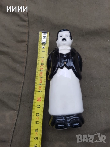Порцеланова статуетка фигурка сервитьор солница, снимка 4 - Антикварни и старинни предмети - 52309330
