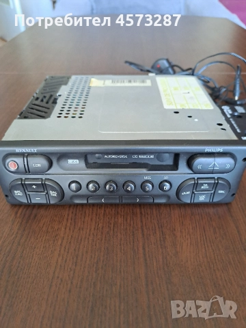 Автомобилен радиоопарат оригинален от лек автовобил "Рено"