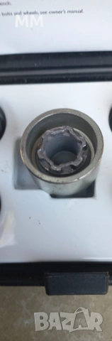 Секретни гайки/болтове Опел Инсигния и други модели. , снимка 3 - Аксесоари и консумативи - 54225182