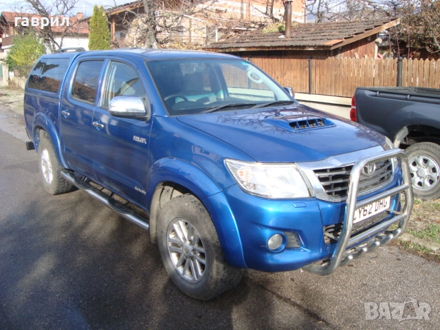 Тойота Хайлукс 3.0Д-4Д, снимка 3 - Автомобили и джипове - 52484345