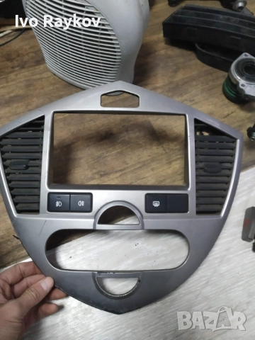 Киа Каренс - централна конзола ,  KIA CARENS II , ok2fb 61 190